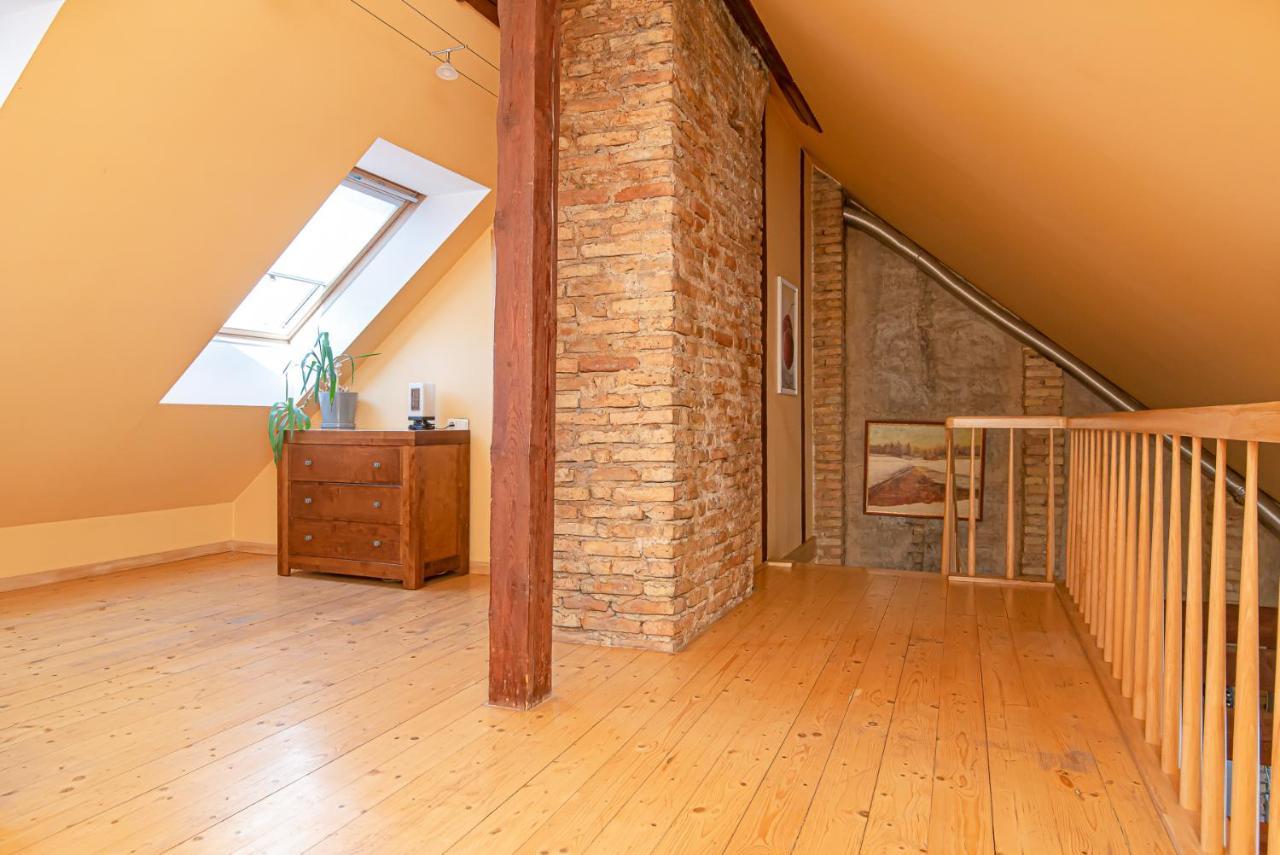 Spacious 2-Bedroom Apartment With Sauna In Vilnius Old Town By Urban Rent Kültér fotó